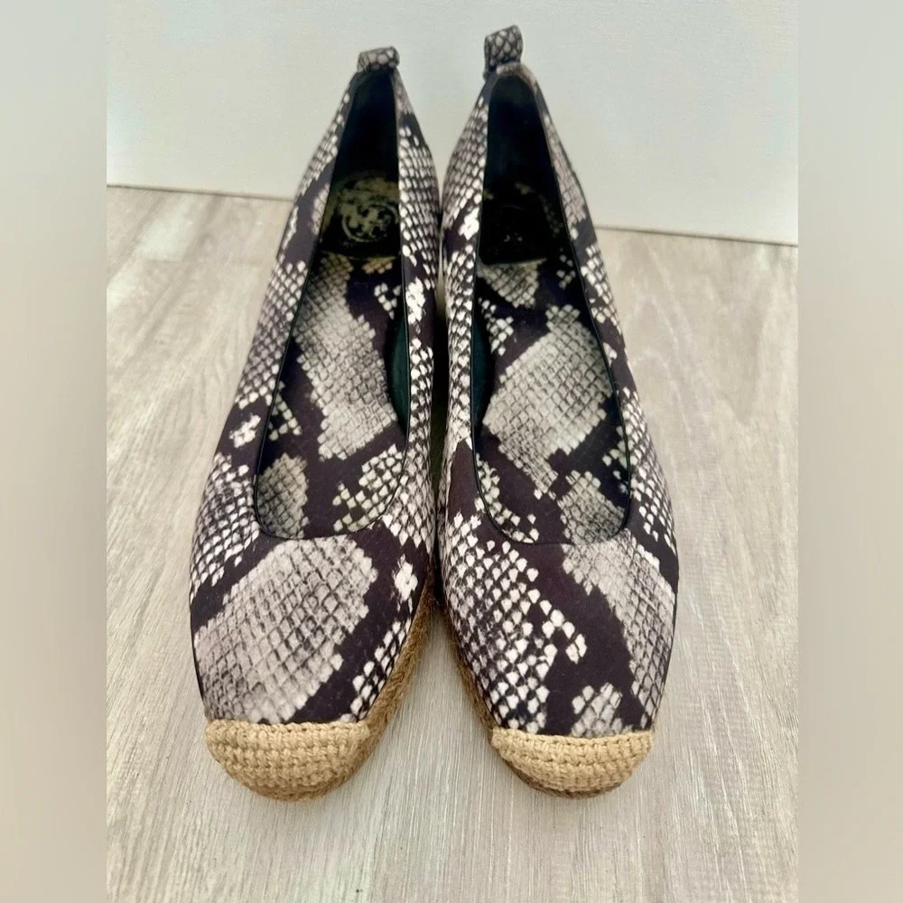 Tory Burch Espadrille Wedge Women 8.5 Grey‎ Snakeskin Good Jute Heel Logo